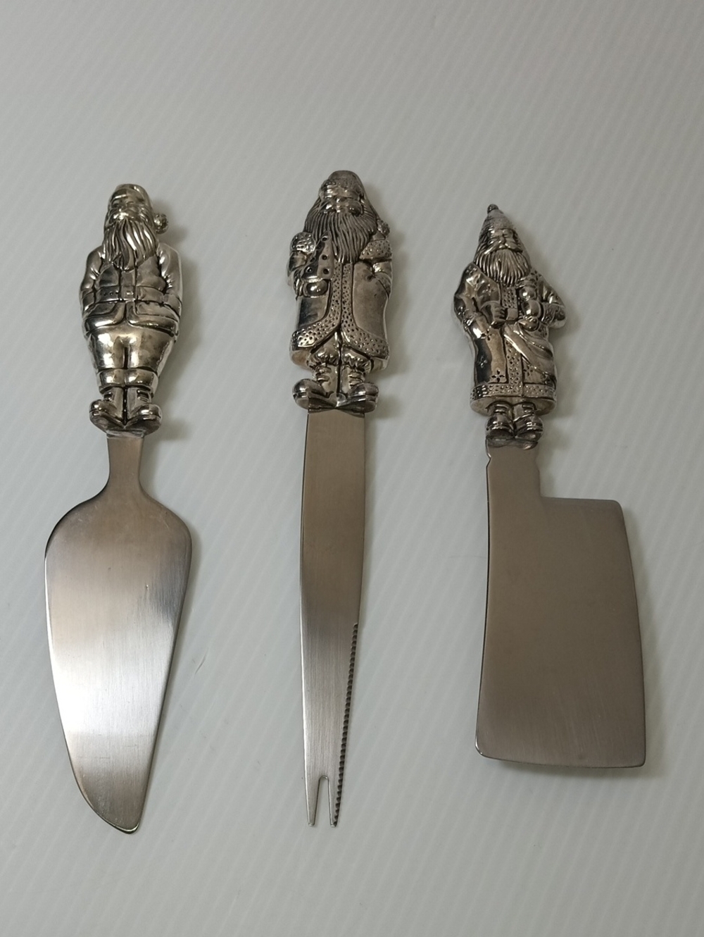 Vintage Wallace Silversmiths Holiday Santa Claus 3Piece Cheese Knife Serving Set